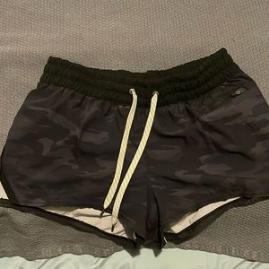 Vuori Black Camo Workout Shorts, size M